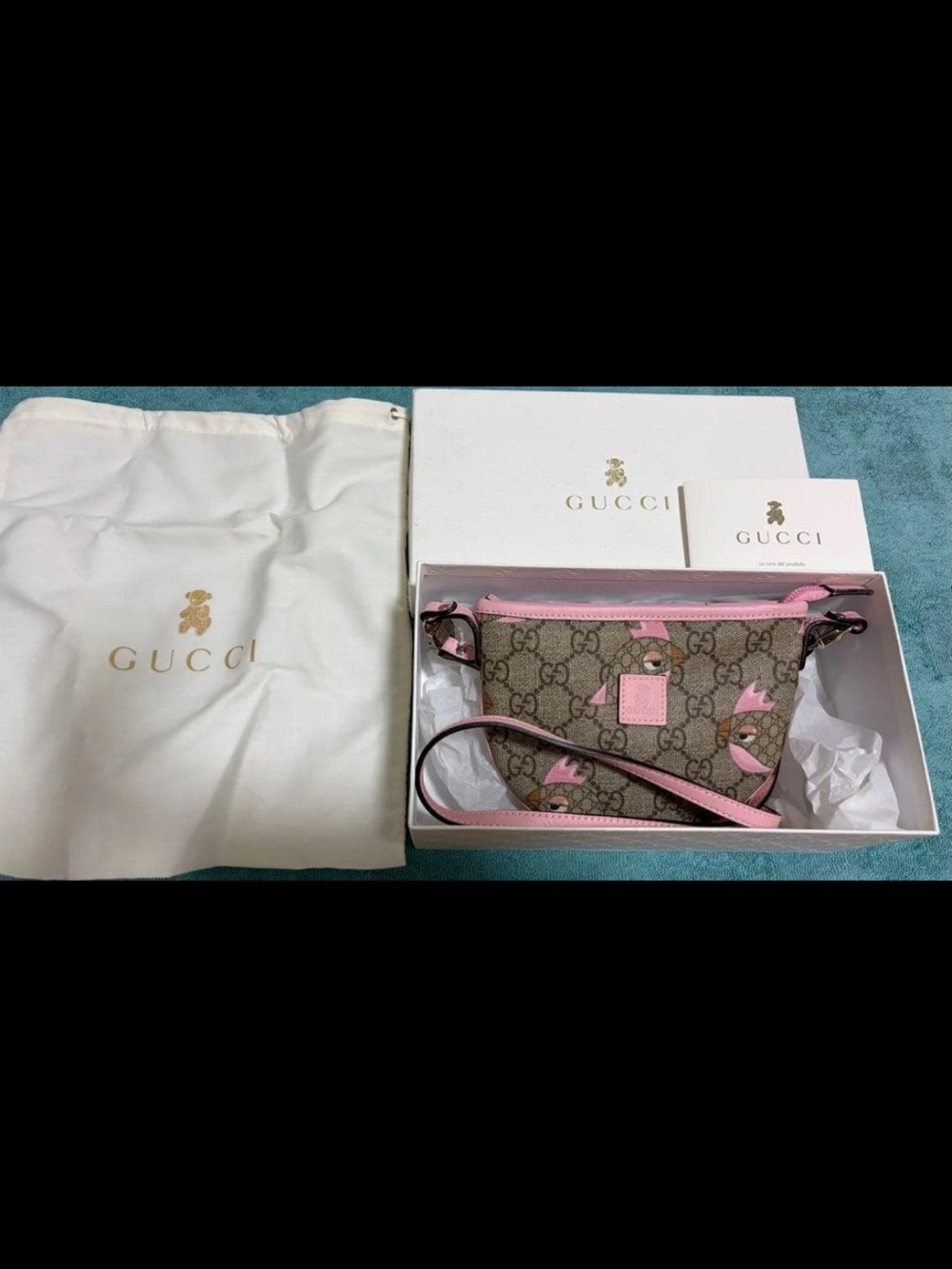 Gucci Beige GG Supreme Canvas Crossbody with Pink Trim